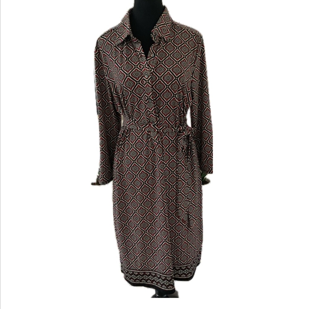 Max Studio Button and belt Burgundy & Black Diamond Pattern Dress.